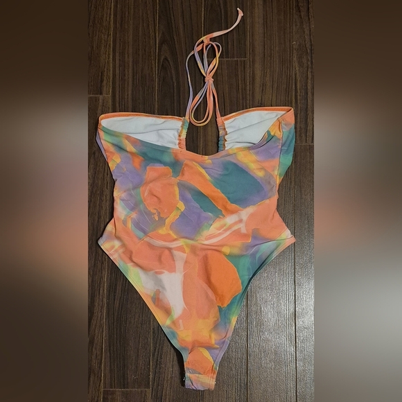 PrettyLittleThing Peach Pastel Abstract Print Plunge Ruched Swimsuit - Picture 4 of 7